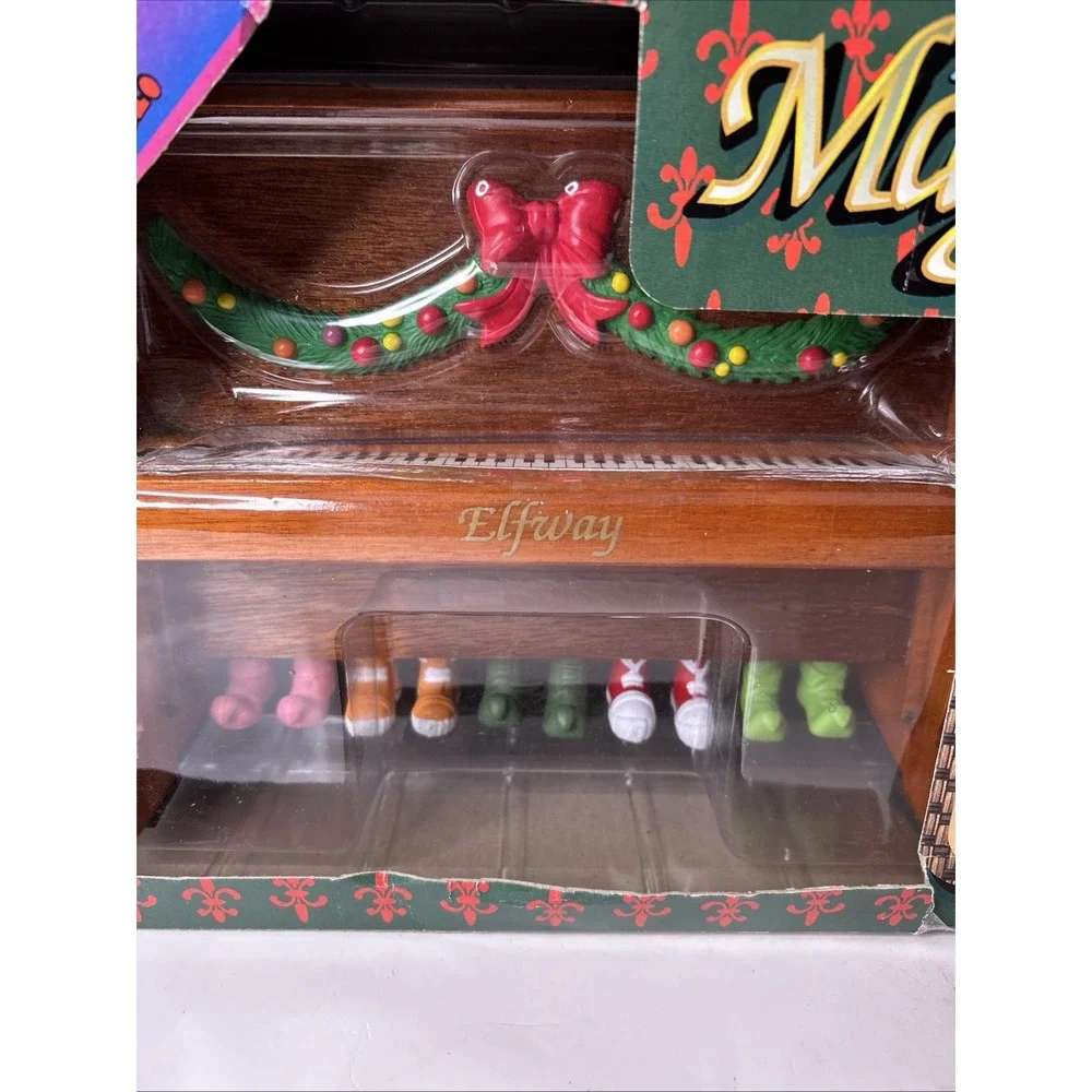 Santa's Magic Piano Eflway Elf Feet Play Actual Piano Keys #114 Musical